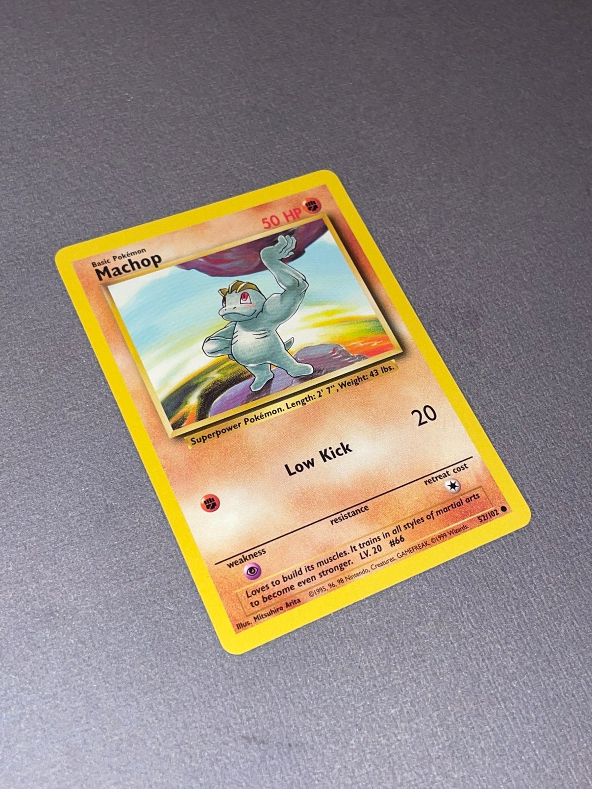 Pokemon Machop 52/102 Base Set near mint, Ophalen of Verzenden, Zo goed als nieuw, Losse kaart