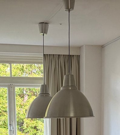 2 IKEA FOTO hanglampen, zilverkleurig, modern design, Huis en Inrichting, Ophalen, Gebruikt, Metaal, E27 (groot)