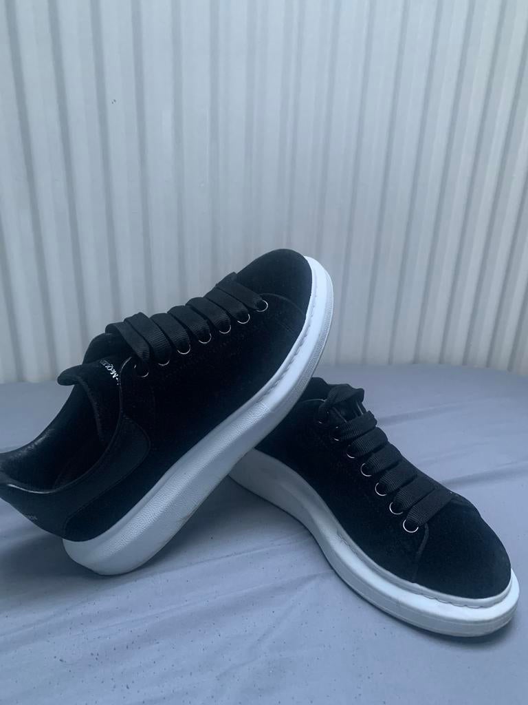Alexander McQueen Sneakers Zwart Maat 39, Ophalen, Zo goed als nieuw, Zwart, Sneakers of Gympen