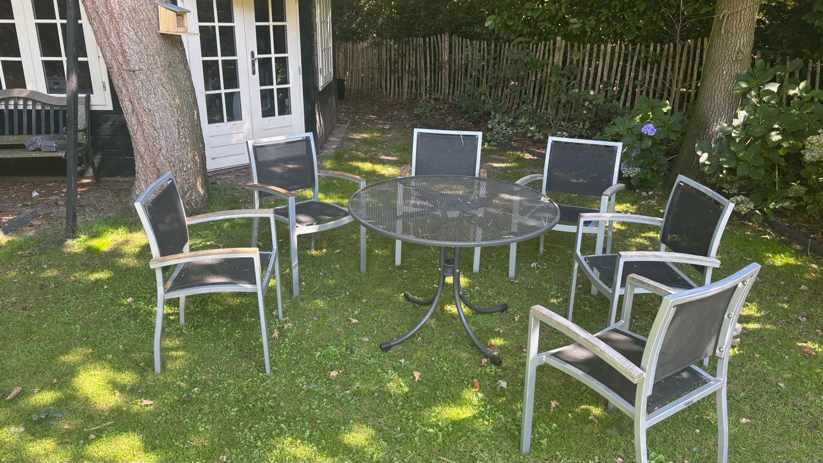 Tuinset met ronde tafel en 6 Ahrend stoelen, Ophalen, Gebruikt, Eettafel, 6 zitplaatsen