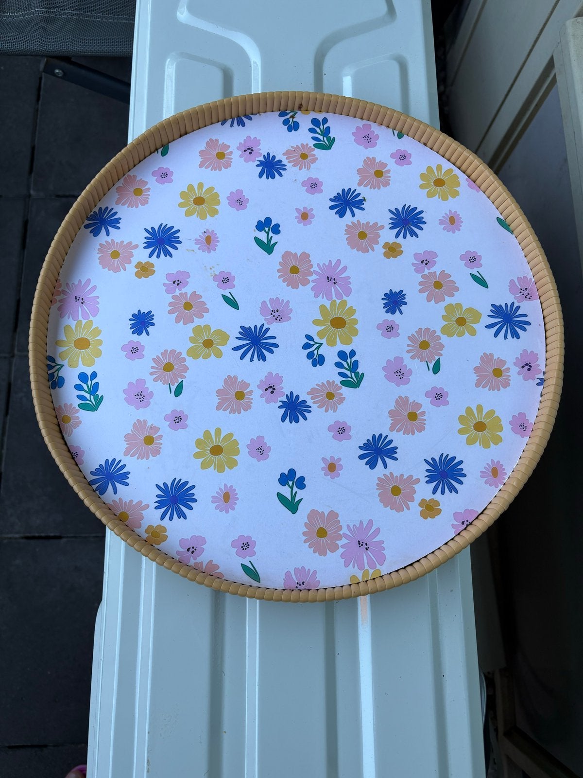 Rond dienblad met bloemenprint, Rond, Ophalen of Verzenden, Zo goed als nieuw, Dienblad