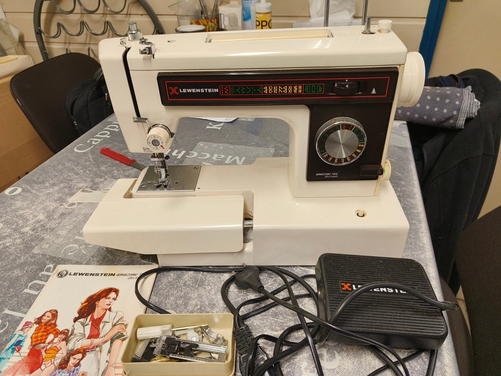 Lewestein 580E naaimachine te koop, Ophalen, Gebruikt, Naaimachine, Lewenstein