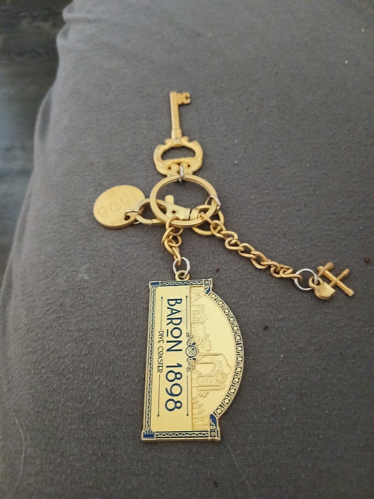 Sleutelhanger Baron 1898 Efteling Goud, Ophalen of Verzenden, Gebruikt, Gebruiksvoorwerp