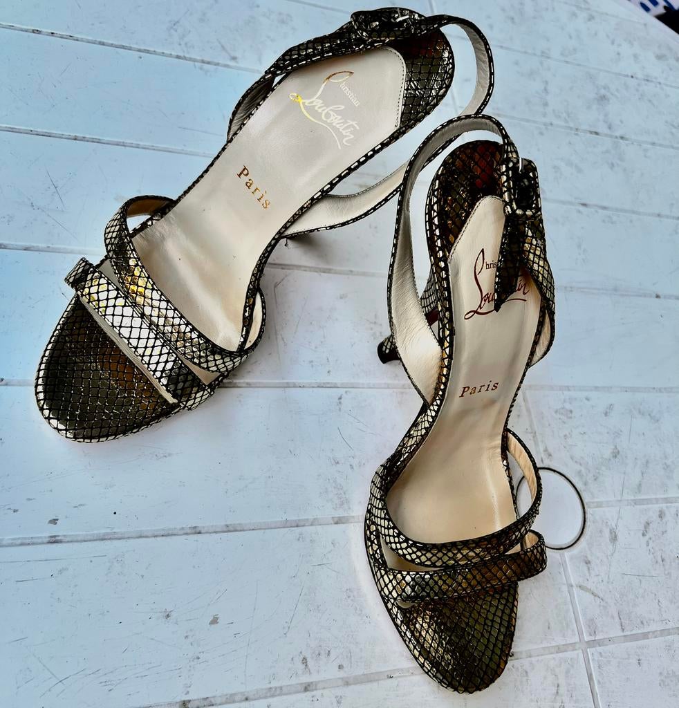Christian Louboutin sandalen – goud – nieuw – maat 39, Kleding | Dames, Schoenen, Verzenden, Zo goed als nieuw, Schoenen met hoge hakken