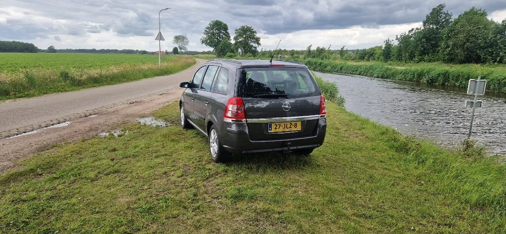 Opel Zafira 1.6i 16V  bouwjaar: 2009 7 persoons, Voorwielaandrijving, Stof, 4 cilinders, 7 stoelen