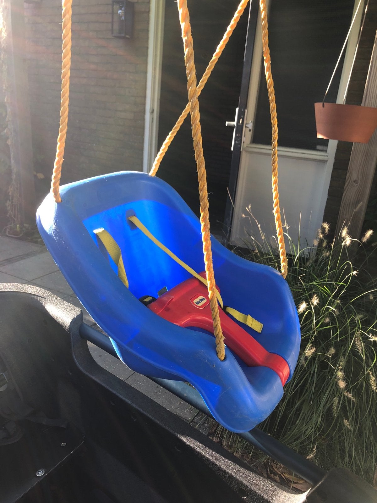 Little Tikes babyschommel - Blauw/Rood, Kinderen en Baby's, Ophalen, Gebruikt, Schommel
