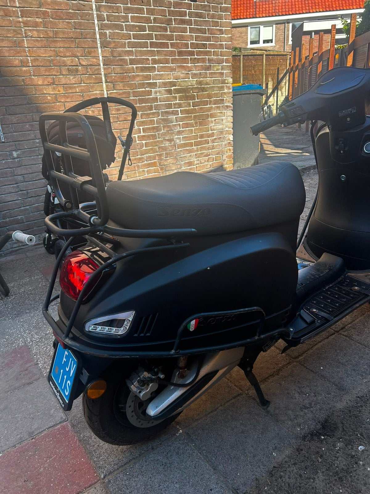 Opknapper Scooter electrisch Senzo rivalux special matzwart, Fietsen en Brommers, Scooters | Vespa, Ophalen, Gebruikt, Elektrisch