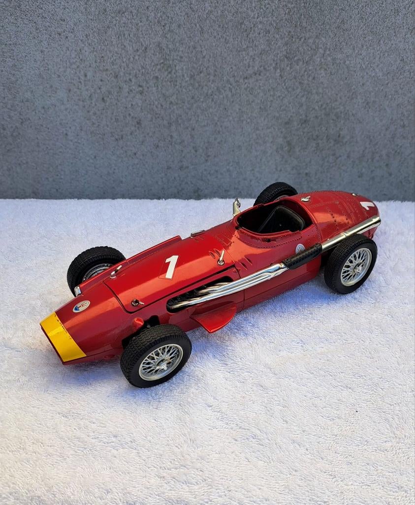 Maserati 250F Formule 1 Modelauto Schaal 1:18, Ophalen of Verzenden, Zo goed als nieuw, Auto, Overige merken