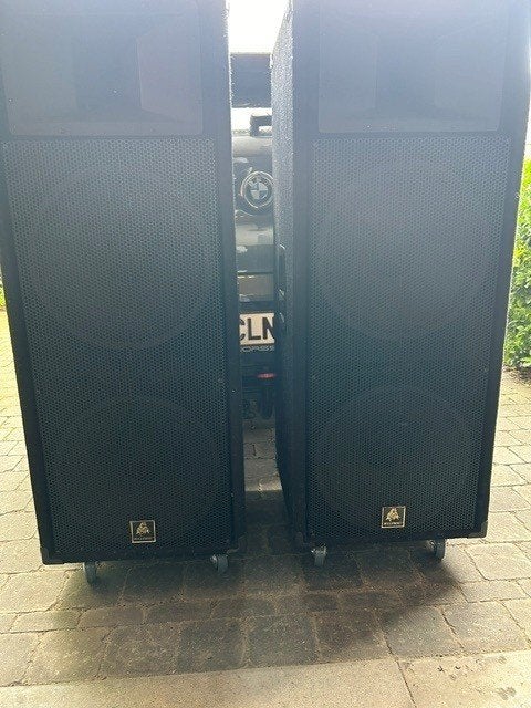 Professionele PA speakers Bullfrog BT 215E, Audio, Tv en Foto, Overige typen, Zo goed als nieuw, Ophalen, 150 watt of meer