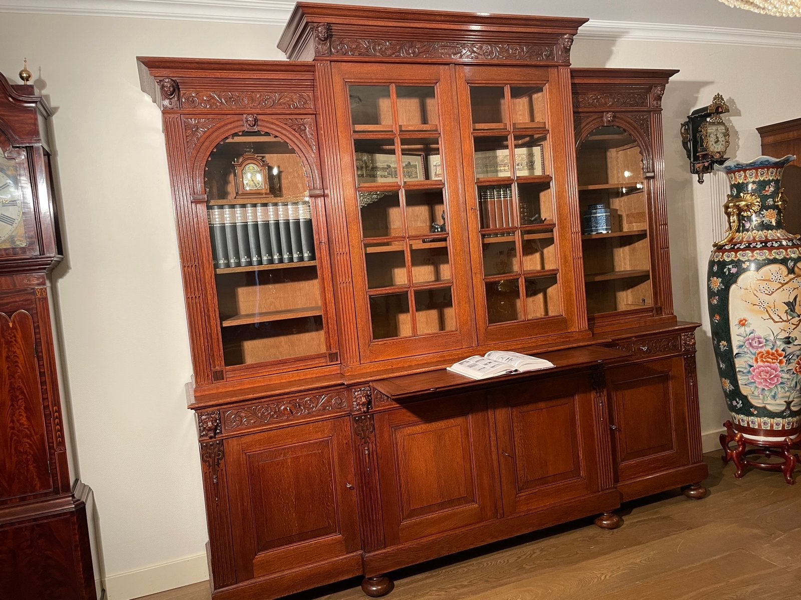Monumentale Hollandse Eiken Boekenkast met Leesplank, 1880, Ophalen