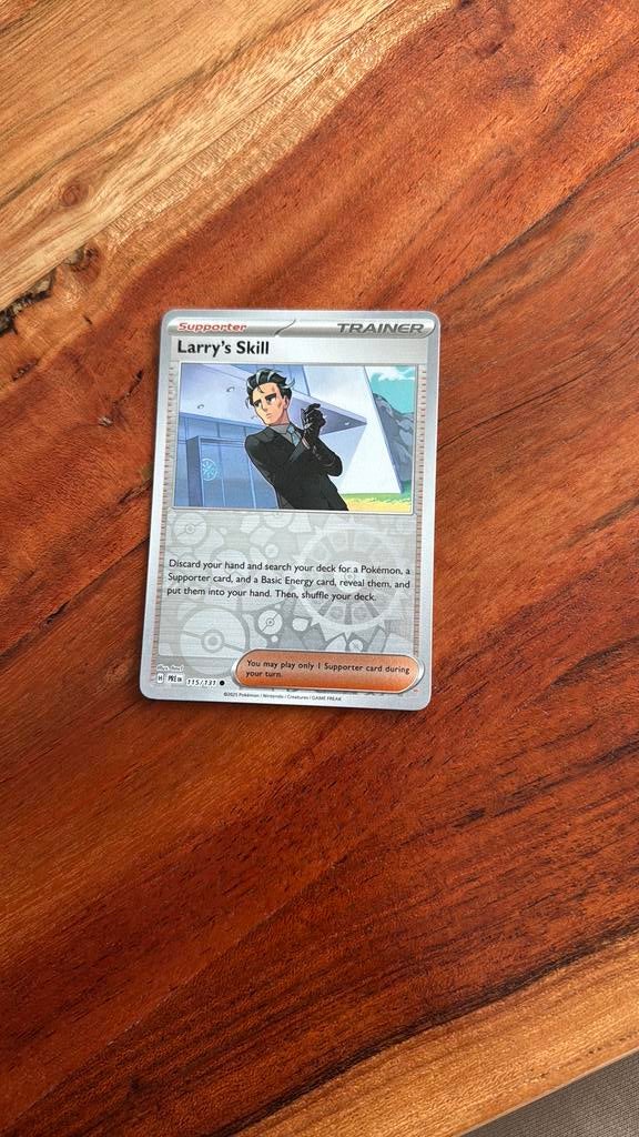 Larry’s Skill 115/131 Reverse Holo, Verzenden, Zo goed als nieuw, Losse kaart