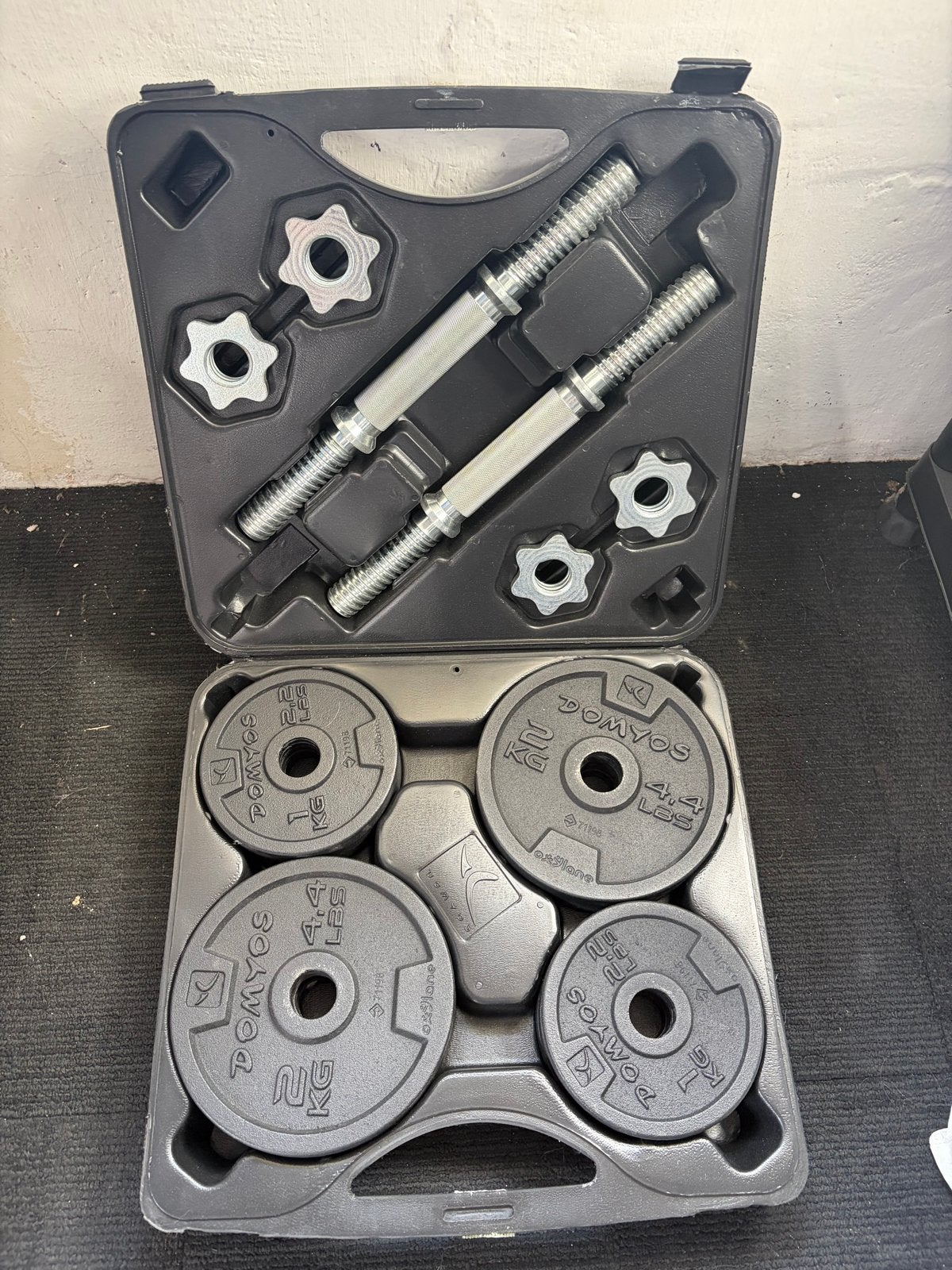 Domyos Halterset 20 kg met koffer, Sport en Fitness, Fitnessmaterialen, Ophalen, Gebruikt, Armen, Halterset
