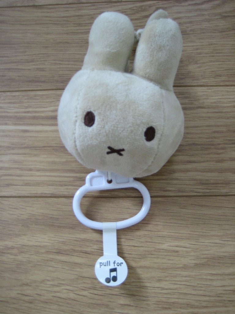 nijntje muziekmobiel beige met ophangkoord super zacht, Kinderen en Baby's, Speelgoed | Babyspeelgoed, Ophalen of Verzenden, Zo goed als nieuw
