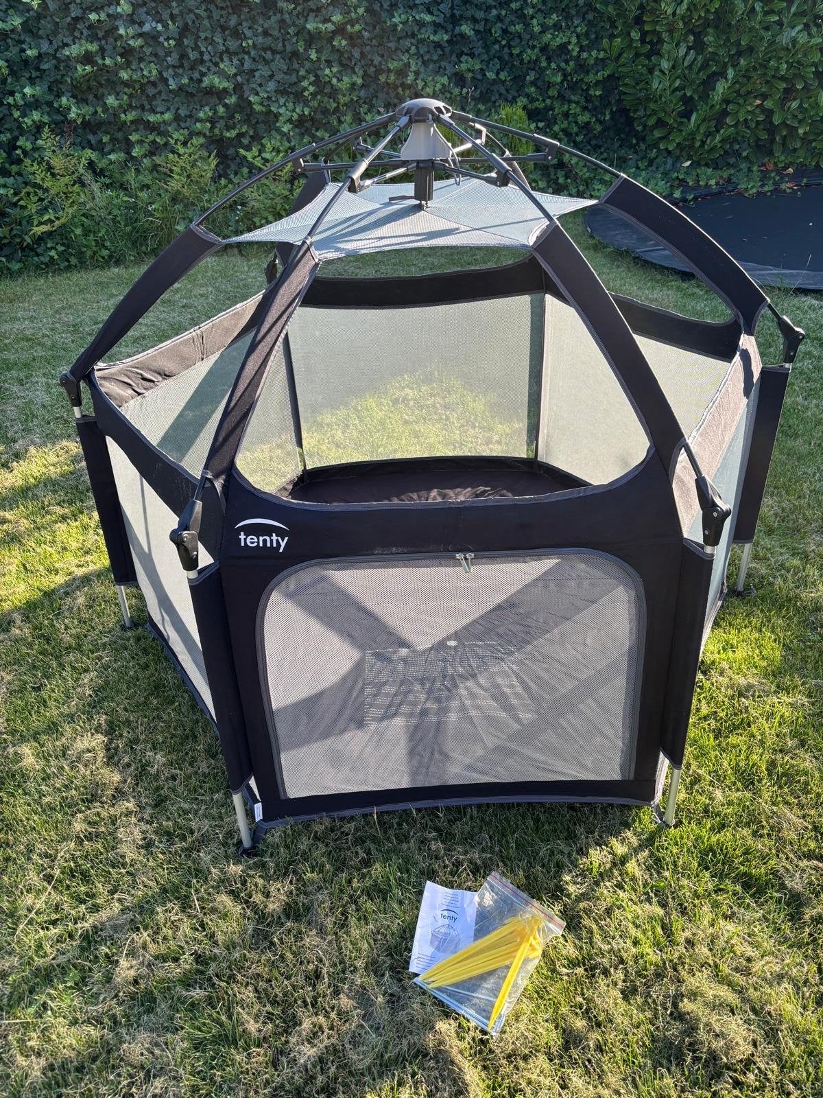 Tenty Baby Box / Speelbox / Reisbedje met zonnescherm, Ophalen of Verzenden, Zo goed als nieuw, Overige typen
