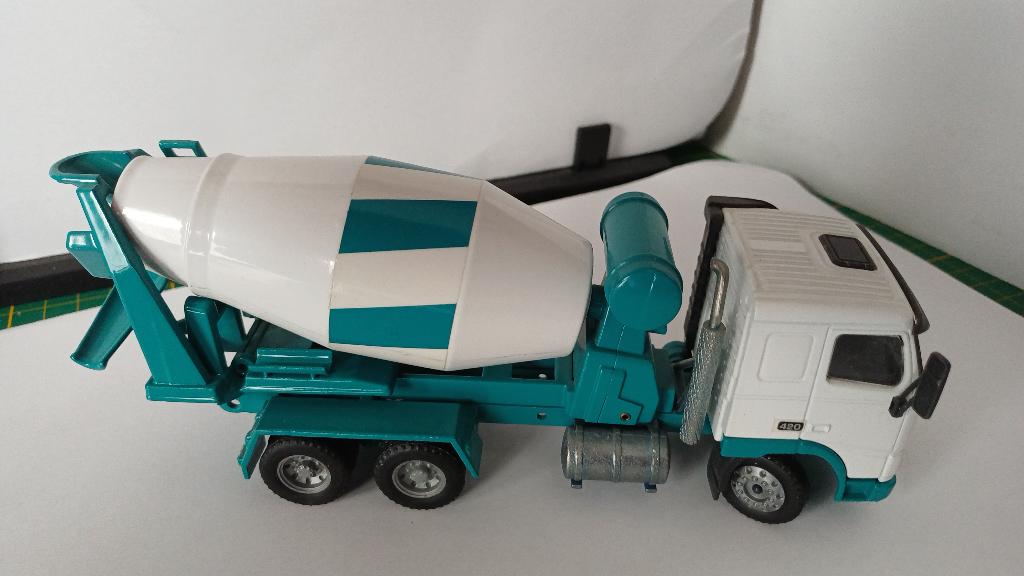 Miniatuur auto 1:50, Hobby en Vrije tijd, Modelauto's | 1:50, Ophalen of Verzenden, Nieuw, Bus of Vrachtwagen, Overige merken