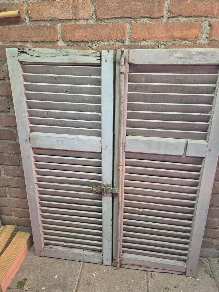 Brocante luiken antiek set 2 stuks met scharnier en sluiting, Ophalen