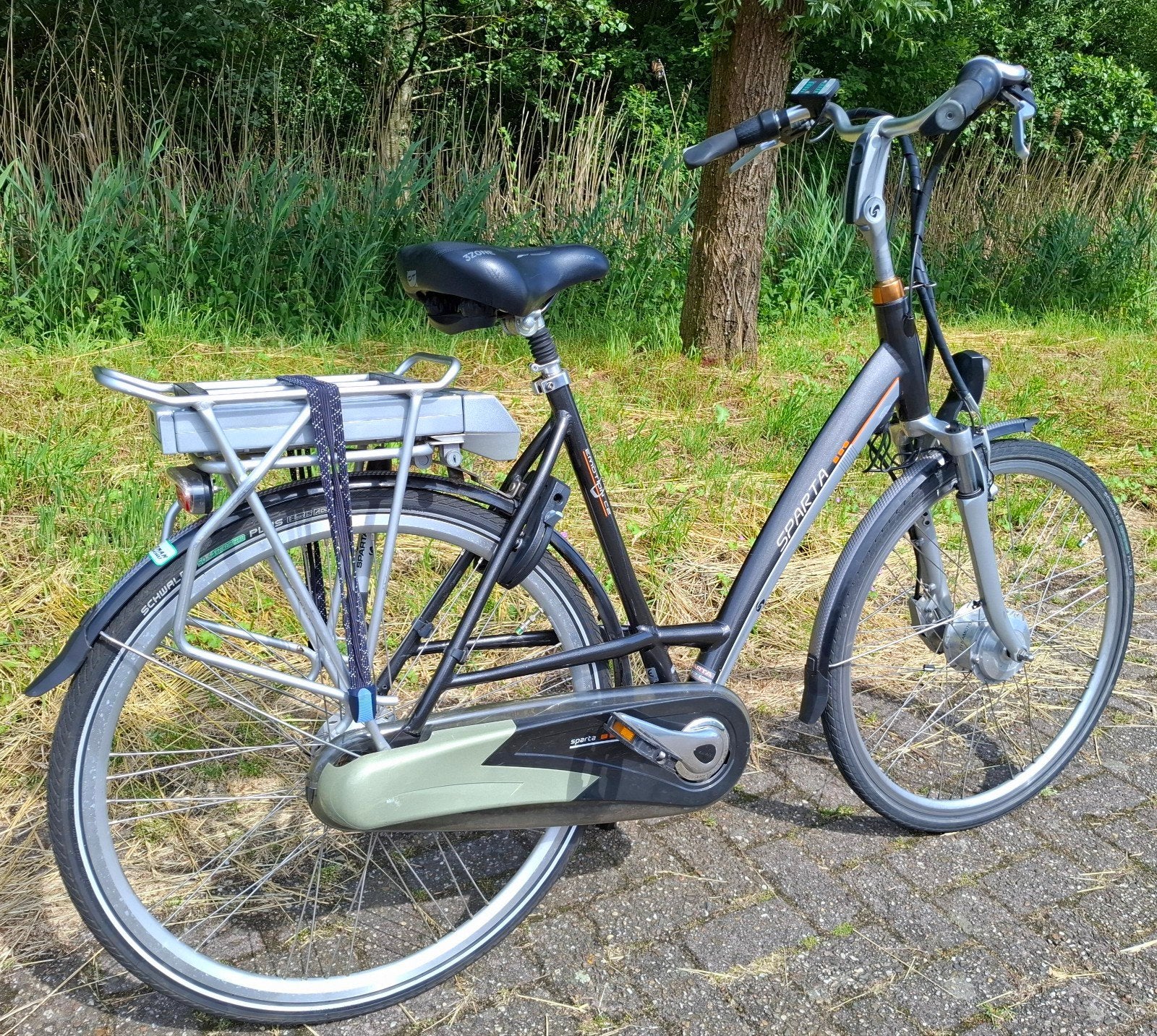 Nette elektrische Sparta damesfiets, 28inch, 57 cm hoog✅️, Fietsen en Brommers, Ophalen, Versnellingen, Batavus, 56 cm of meer