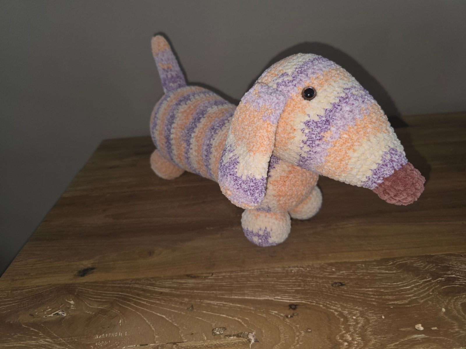 Gehaakte Teckel Knuffel - Handgemaakt en Kleurrijk, Kinderen en Baby's, Nieuw, Hond, Middelgroot (20 tot 80 cm), Meerkleurig