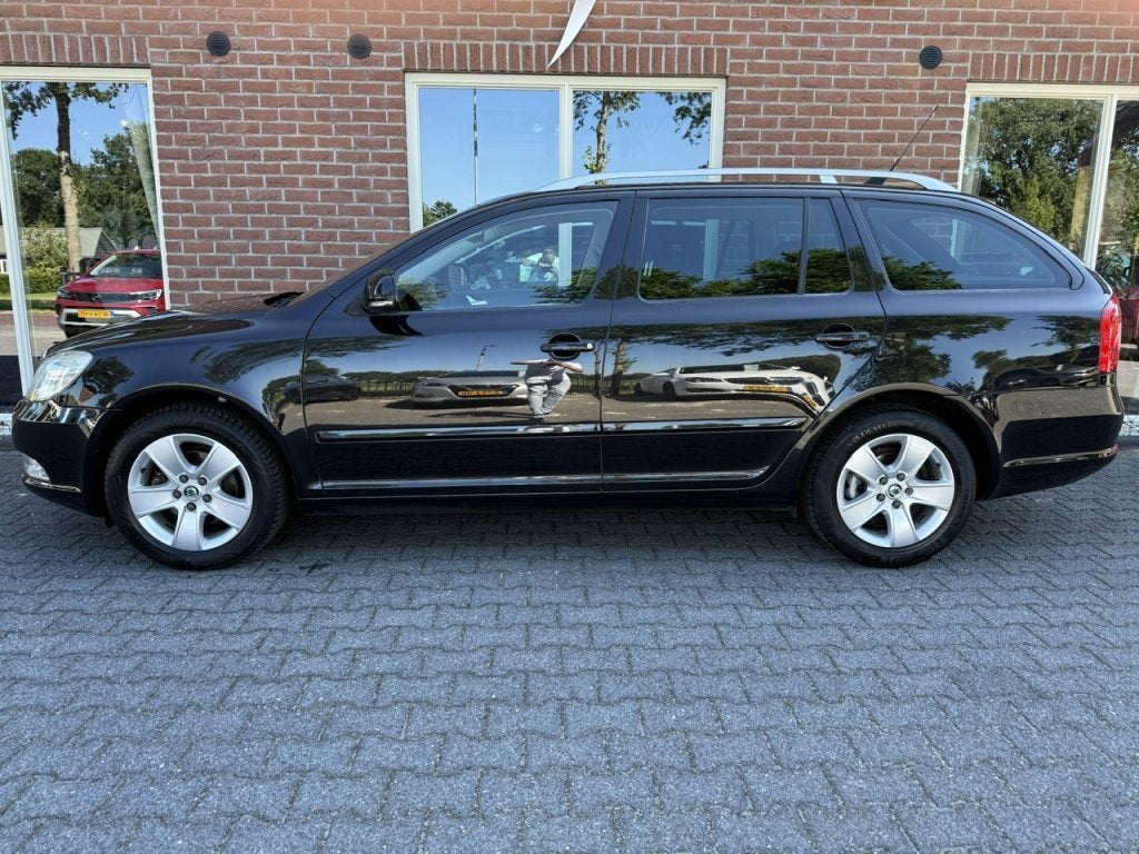 Skoda Octavia Combi 1.4 TSI Elegance Bns NIEUWE APK / NAVI /, Auto's, Skoda, Voorwielaandrijving, Euro 5, Gebruikt, 4 cilinders