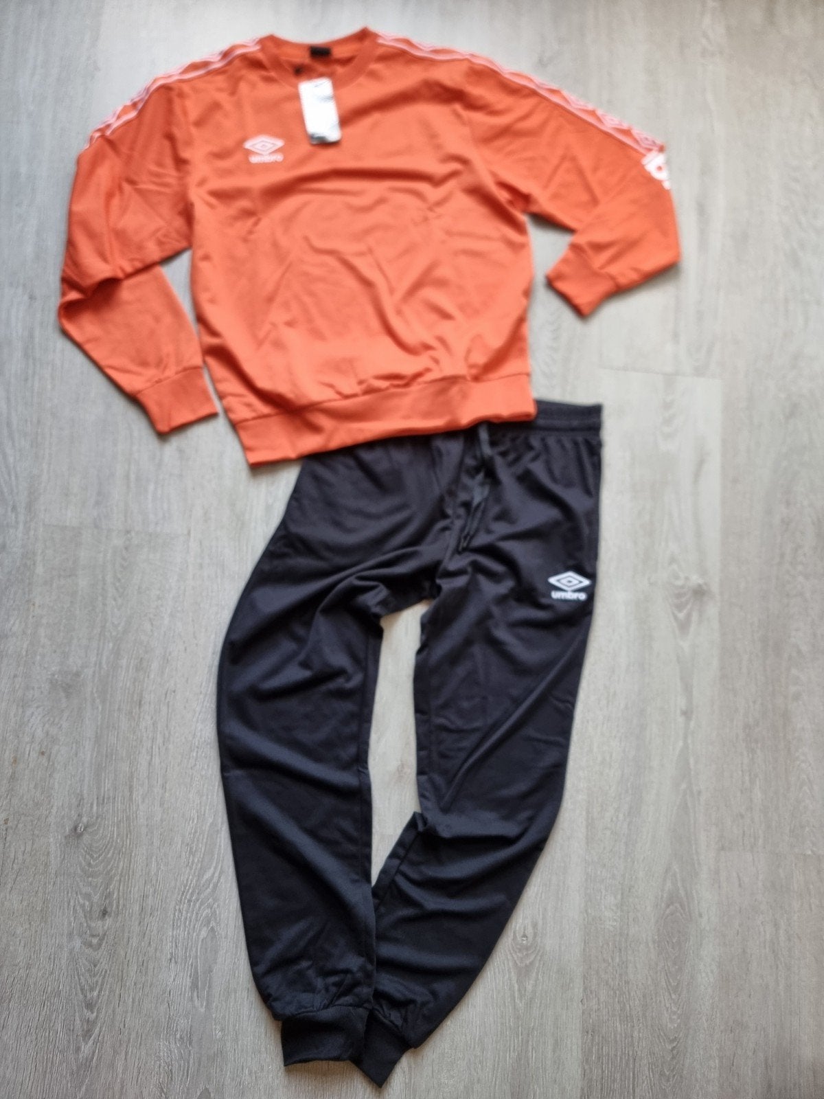 Mooie heren trainingspak Umbro, maat M, Nieuw (G), Kleding | Heren, Ophalen of Verzenden, Nieuw, Algemeen