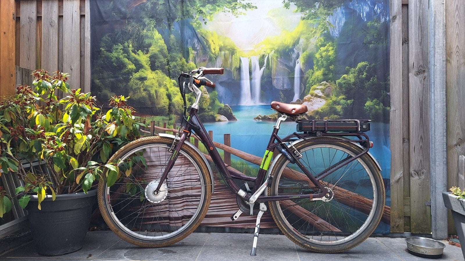 Elektrische fiets Defender fietsslot Samsung  accu en lader, Fietsen en Brommers, Fietsaccessoires | Fietsaccu's, Ophalen, Gebruikt