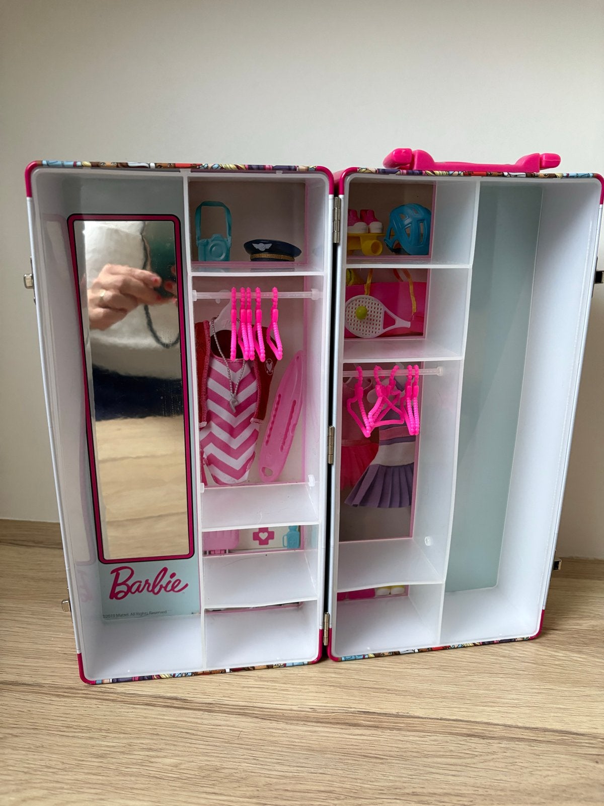 Draagbare Barbie kledingkast koffer - Dreamhouse Adventures, Ophalen of Verzenden, Gebruikt, Barbie