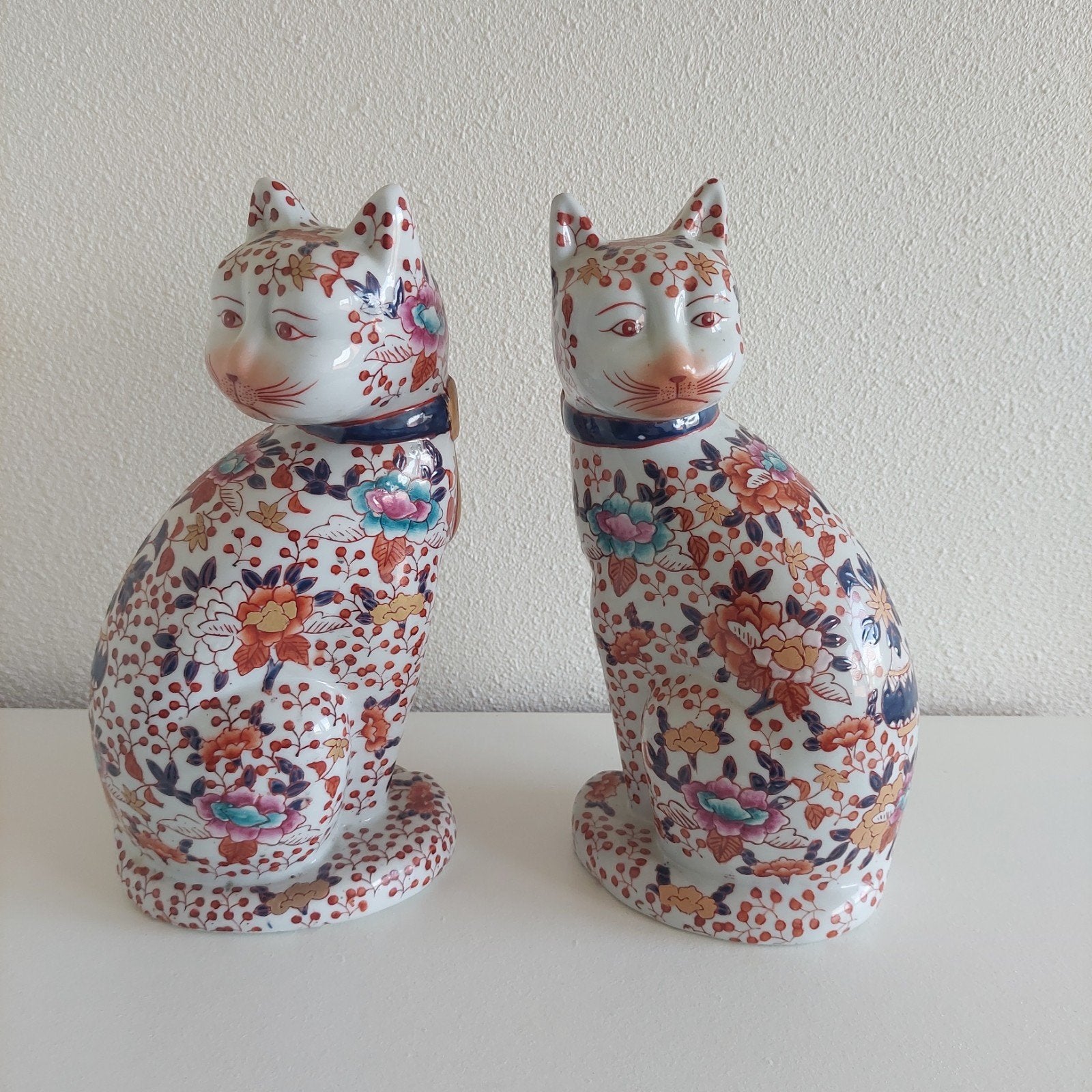 Set van 2 Chinese porseleinen katten, handbeschilderd, Antiek en Kunst, Antiek | Keramiek en Aardewerk, Ophalen of Verzenden
