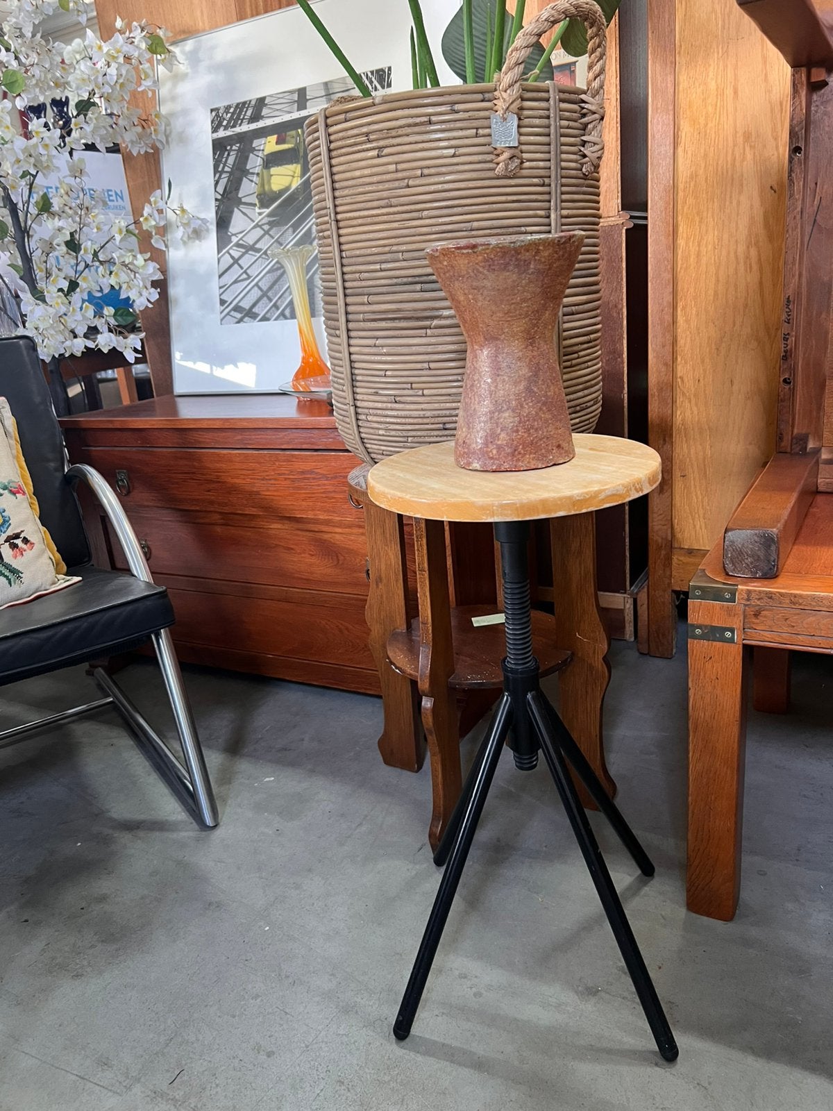 Industriële verstelbare kruk / bijzettafel – hout & zwart, Zo goed als nieuw, Hout, D, Ophalen