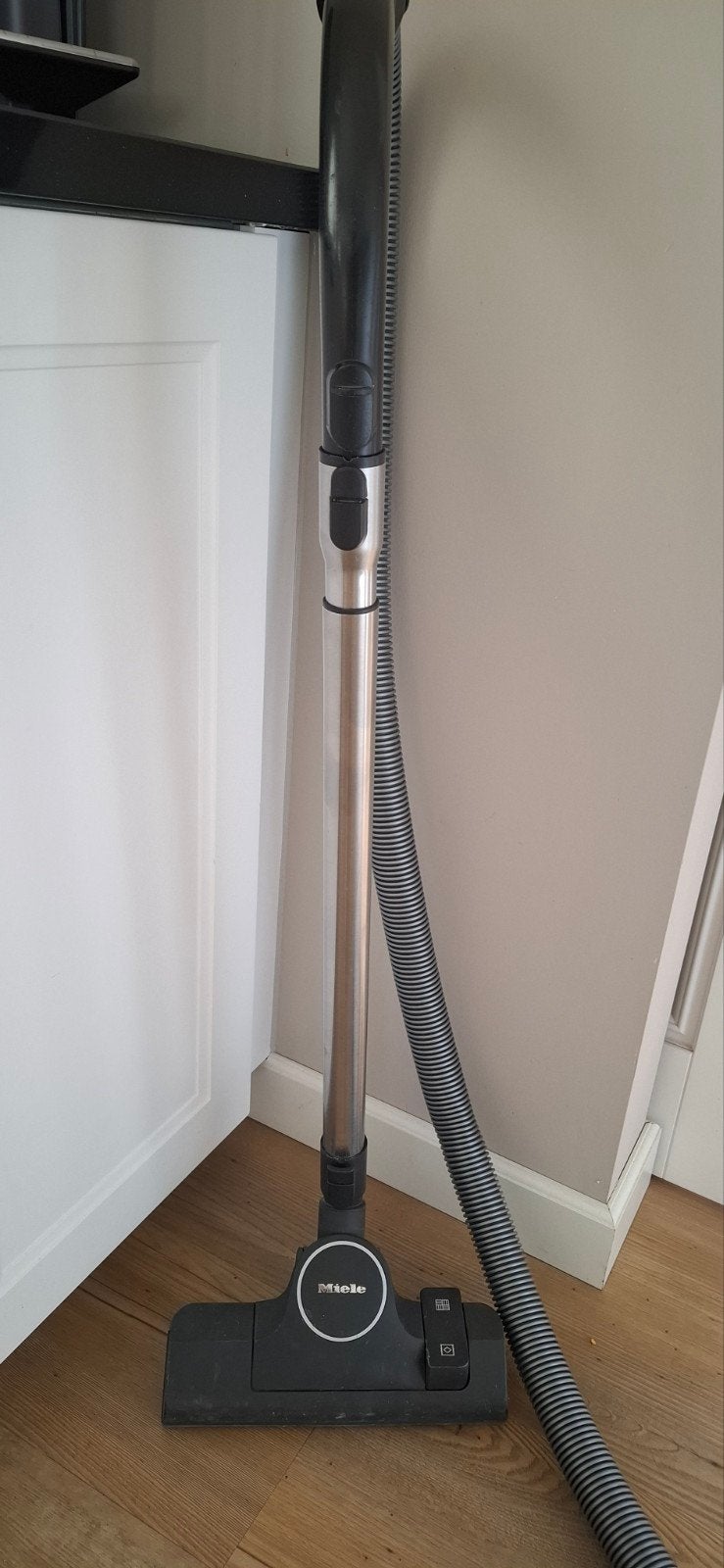 Miele stofzuiger stang incl. voet in goede staat, Ophalen, Gebruikt, Overige typen, Miele