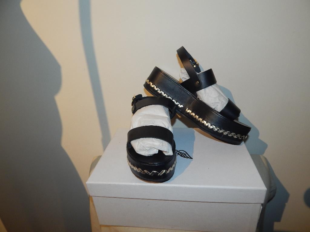 Ancient Greek Sandals zwart leer dikke zool goud accent 37, Kleding | Dames, Verzenden, Zwart, Ancient greek sandals, Sandalen of Muiltjes