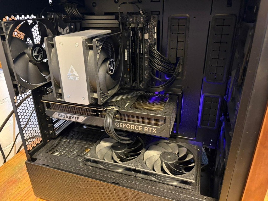 Game computer RTX5080, Ryzen 7 7800X3D, 32GB DDR5, 2TB SSD., Computers en Software, Ophalen, 32 GB, Zo goed als nieuw, 2 TB