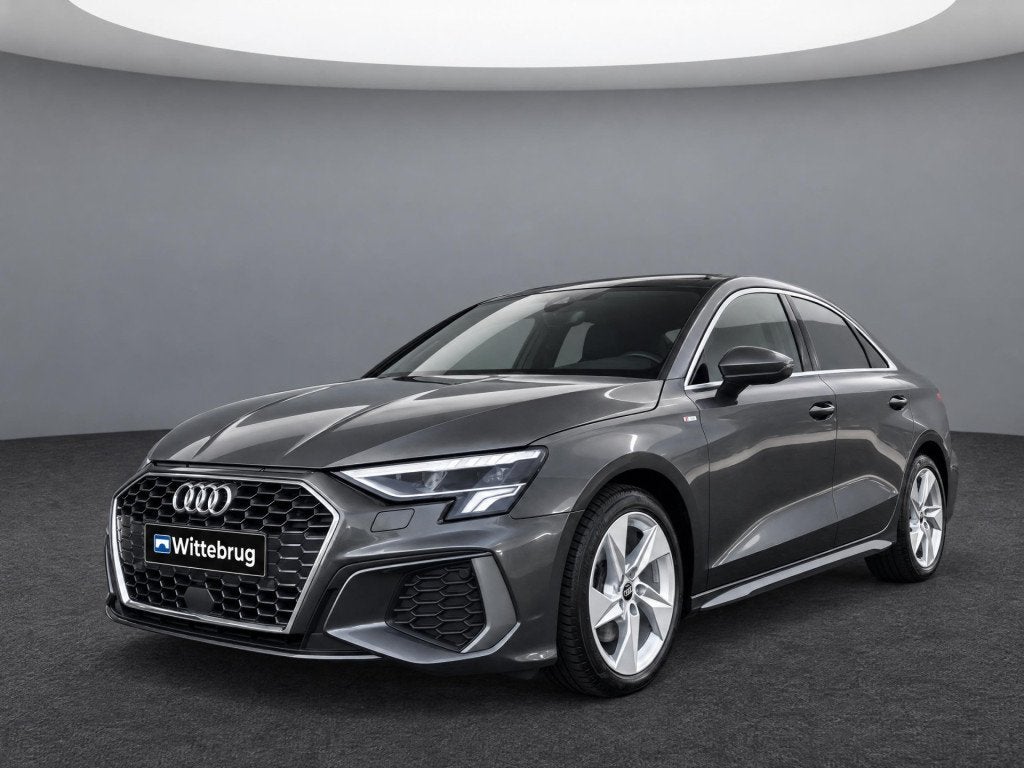Audi A3 Limousine 30 TFSI 110pk S edition / 2X S-Line / Navi, Voorwielaandrijving, Stof, Gebruikt, 1200 kg
