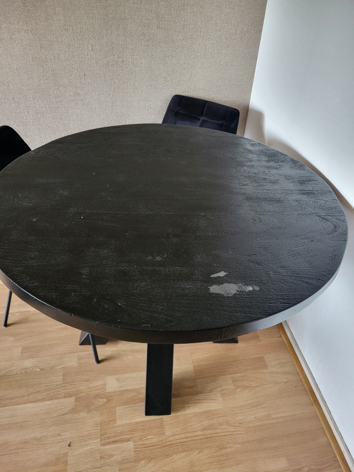 Ronde mangohouten eettafel 110 cm met 4 velours stoelen, Gebruikt, Rond, Vier personen, Industrieel