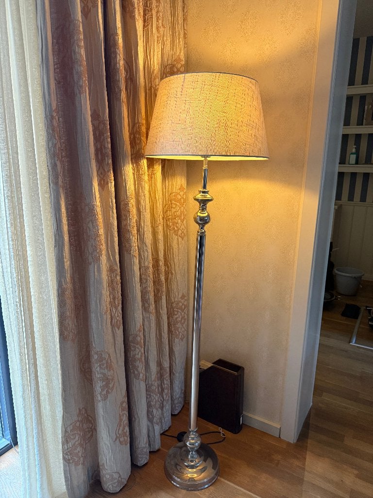 Zeer nette vloerlamp, Ophalen, Gebruikt, Klassiek, E27 (groot)