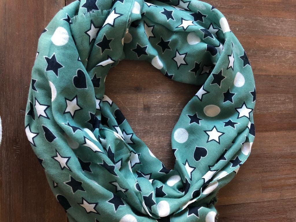 Sjaal / shawl - groen-blauw-wit, Ophalen of Verzenden, Gedragen, Maat 46/48 (XL) of groter, Sjaal