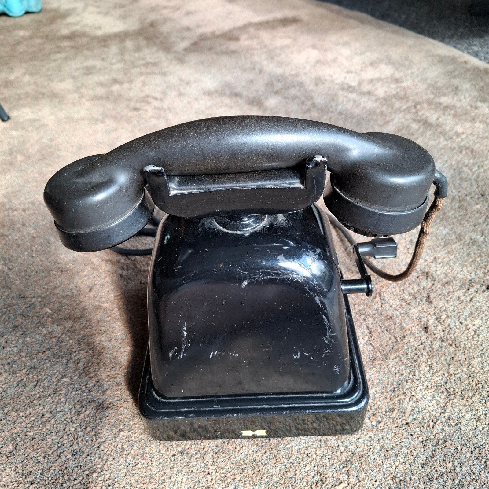 Antieke telefoon met bakelieten hoorn en zwengel, Telecommunicatie, Vaste telefoons | Niet Draadloos, Ophalen, Gebruikt