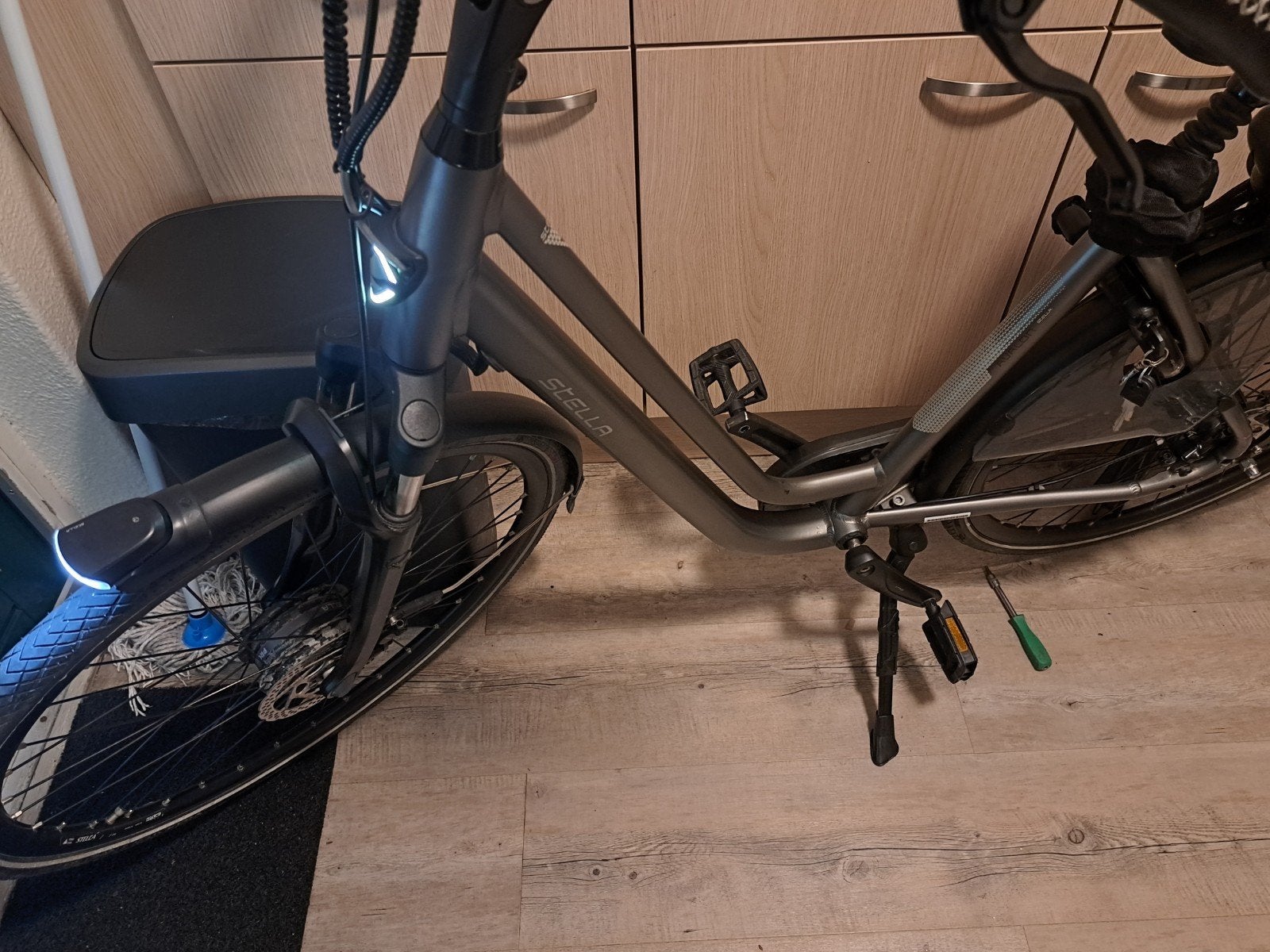 Stella Avalon E-bike - Goede staat, compleet met lader, 51 tot 55 cm, Ophalen, Zo goed als nieuw, Overige merken