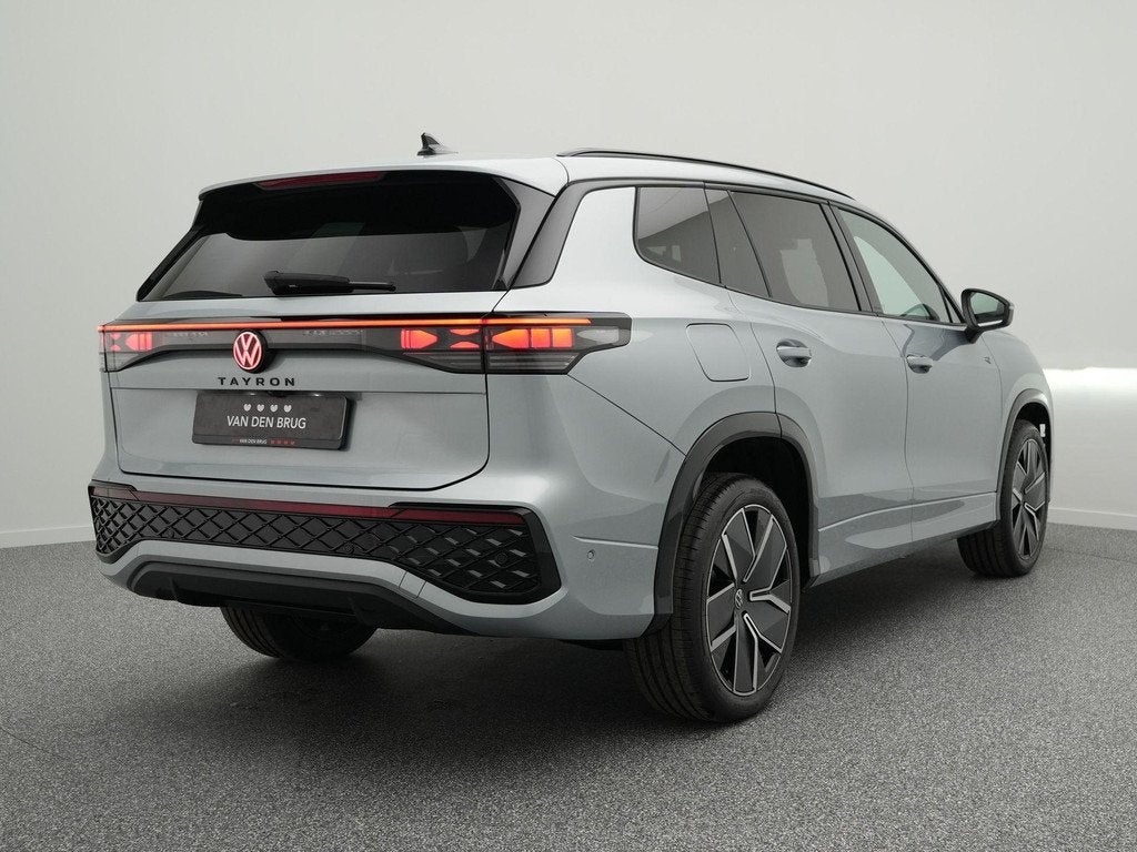 Volkswagen Tayron R-Line 1.5 eHybrid 272 PK | LED Plus | Pan, Auto's, Volkswagen, Stof, Euro 6, 4 cilinders, 2000 kg