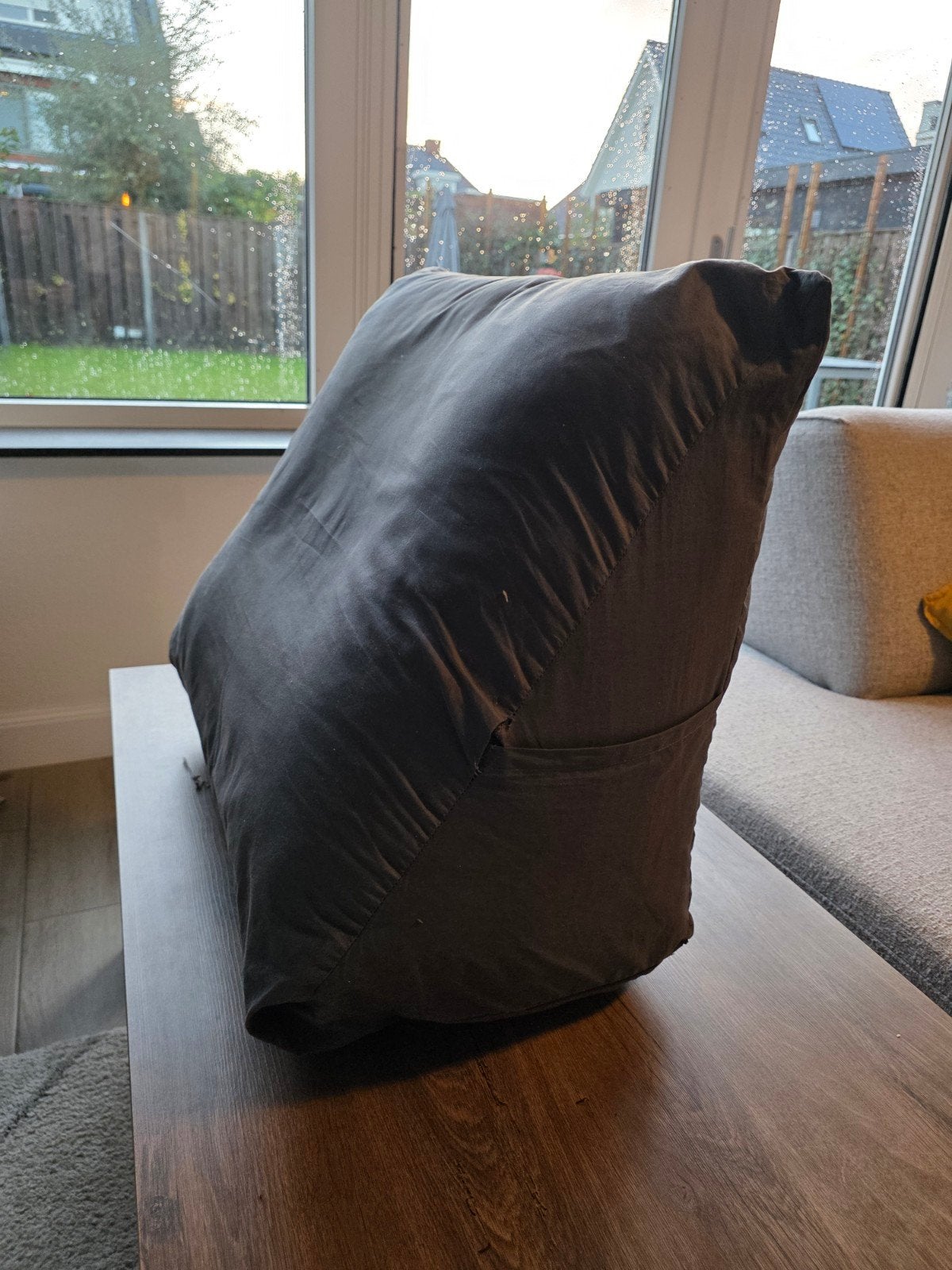 Grijs rugkussen voor comfortabel zitten, Ophalen, Rugkussen, Zo goed als nieuw, Afneembare hoes