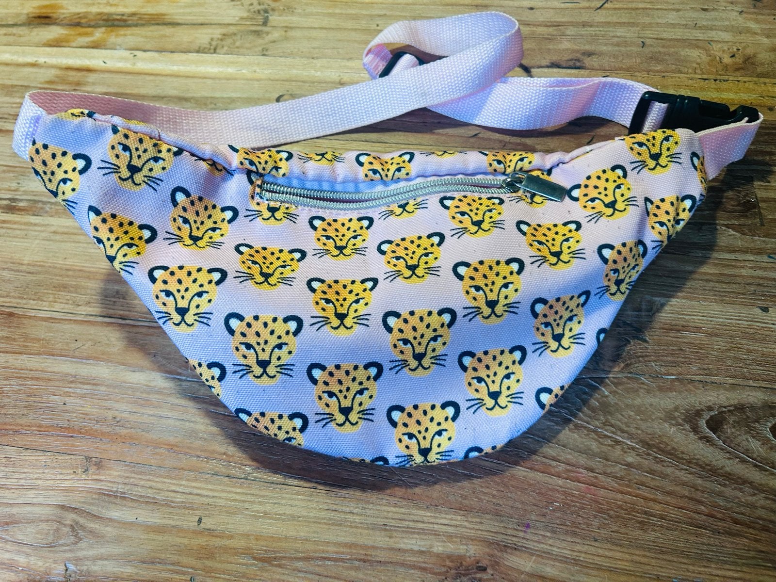 Leuke HEMA Heuptasje met Luipaardprint - Roze, Ophalen of Verzenden, Zo goed als nieuw, Roze, Overige typen