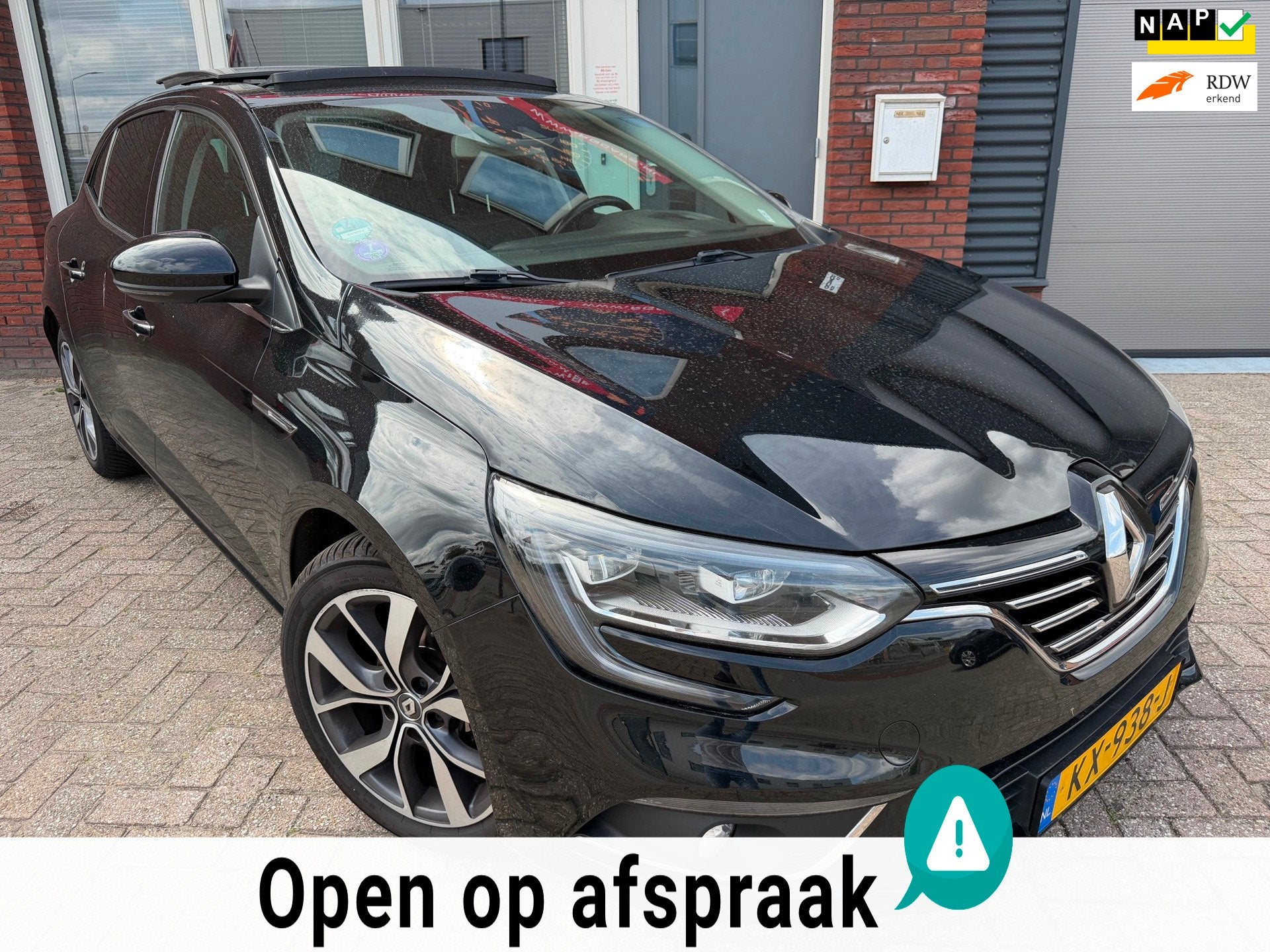Renault Mégane 1.2 TCe Bose / Pano / Leder / Navi / PDC / H, Voorwielaandrijving, 101 pk, Gebruikt, 4 cilinders