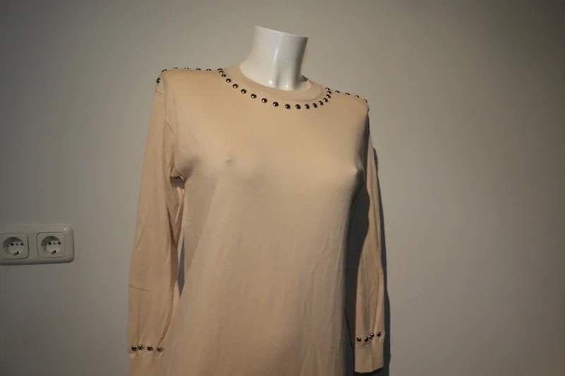 Moschino couture beige trui zilveren nopjes afwerking M, Maat 38/40 (M), Verzenden, Beige, Moschino