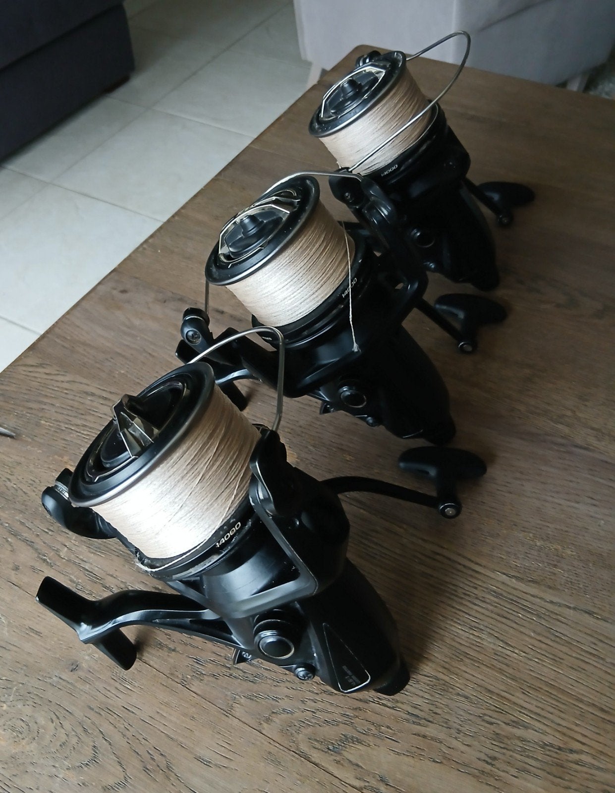 3 x Shimano Baitrunner LC 14000 XTB met gevlochten lijn, Ophalen of Verzenden, Zo goed als nieuw, Molen
