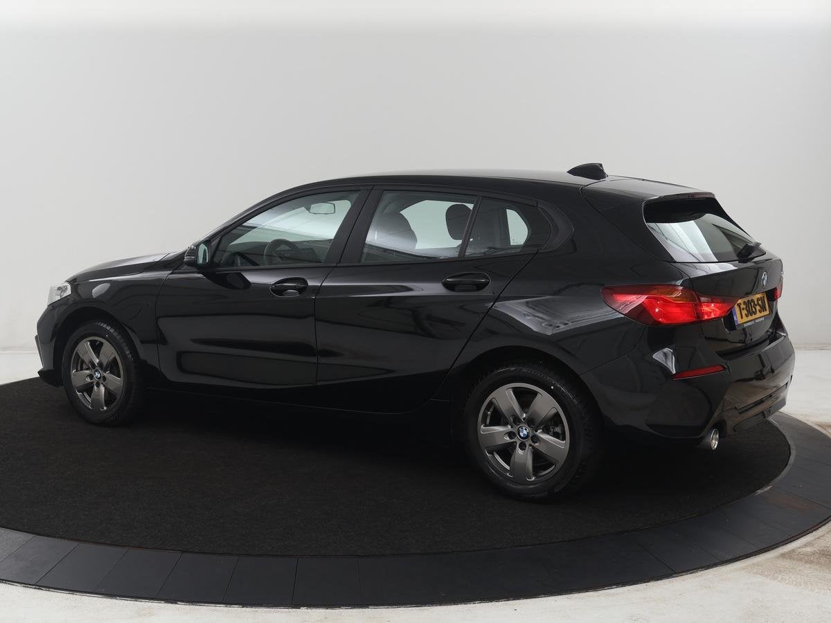BMW 1-serie 118i | Apple Carplay | LED | Navigatie | Automaa, Auto's, Gebruikt, Zwart, Origineel Nederlands, 3 cilinders