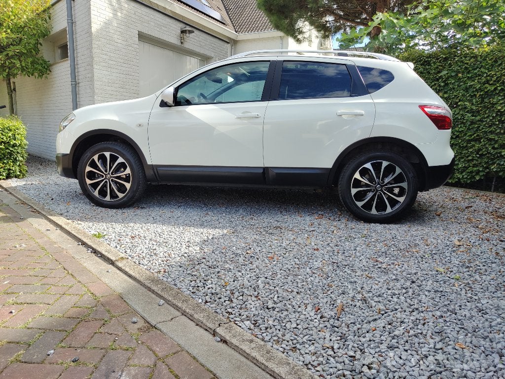 Nissan Qashqai 1.6 2WD 2011 Wit, Auto's, Voorwielaandrijving, 662 kg, Panoramadak, 1225 kg