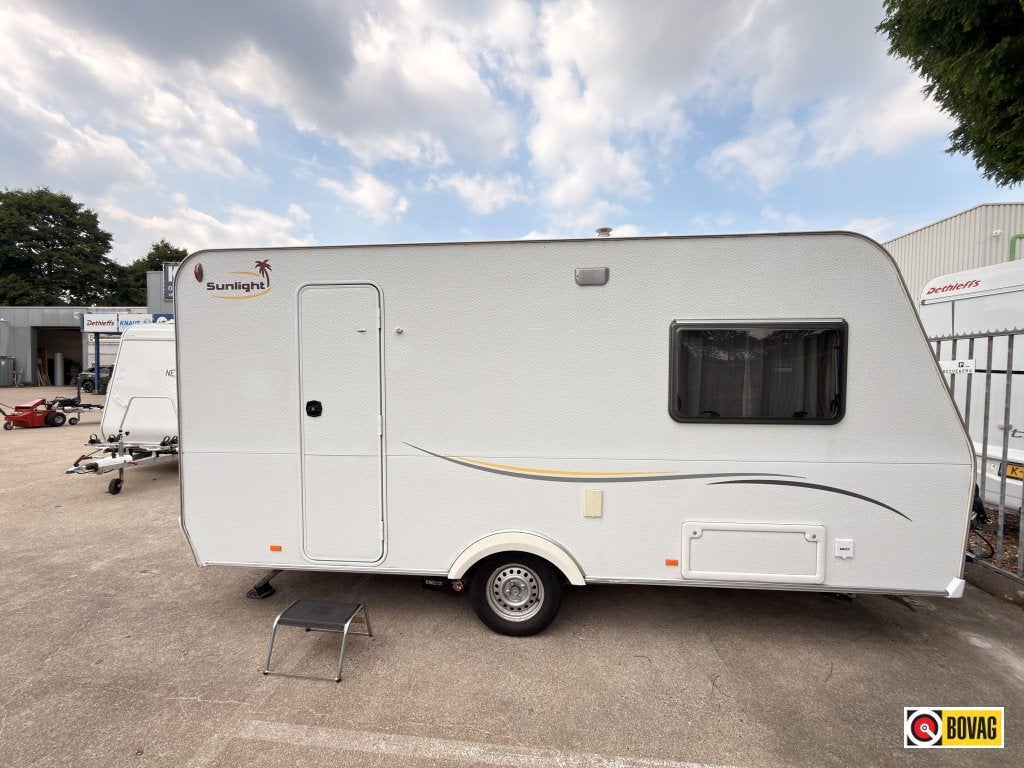 Sunlight Njoy 42 D Met mover en voortent en fietsendrager, Sunlight, Bedrijf, 4 tot 5 meter, Overige