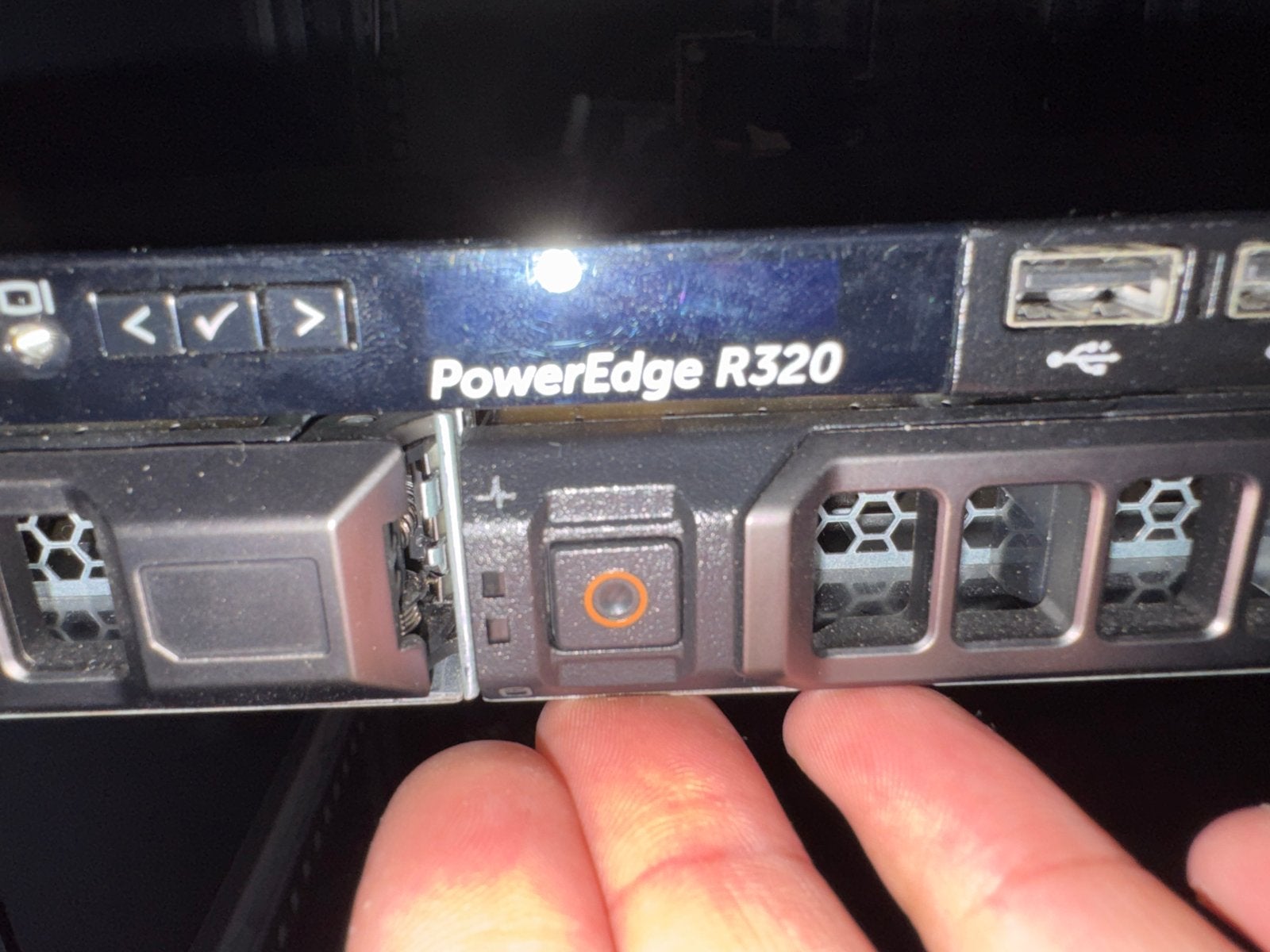 Dell PowerEdge R320 Server - 48GB DDR3 RAM (zonder opslag), Computers en Software, Servers, Ophalen, Gebruikt, 2 tot 3 Ghz, 32 GB