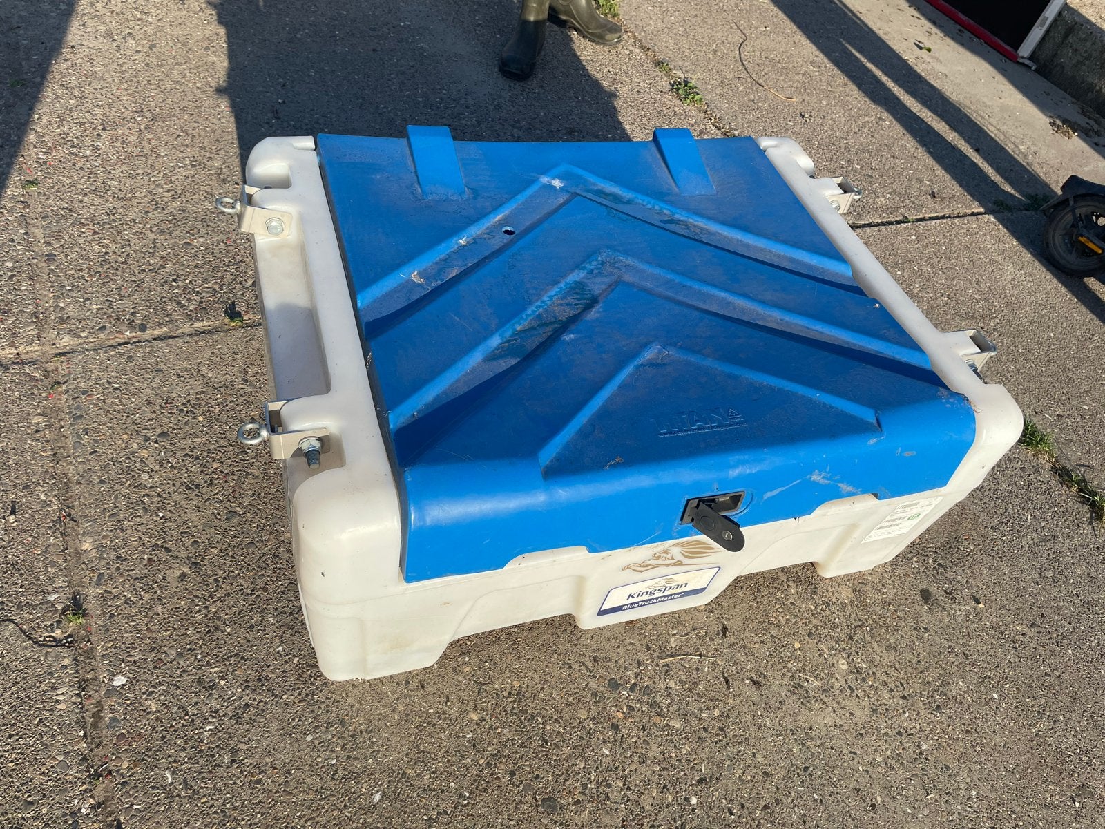 Kingspan Watertank 200 liter met pomp, Ophalen, Gebruikt