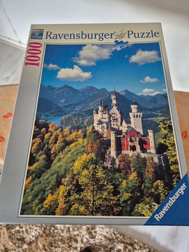 Puzzel kasteel in bergen, Ophalen of Verzenden, 500 t/m 1500 stukjes, Zo goed als nieuw
