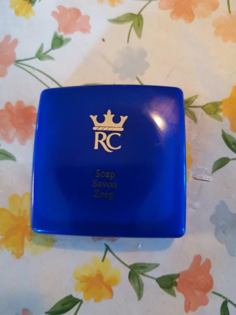 Vintage Royal Class zeepje in blauw doosje, Ophalen of Verzenden